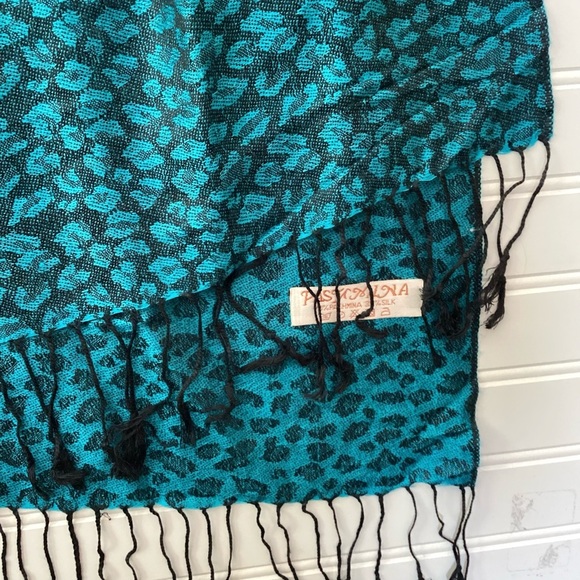 Pashmina & Silk Womens Scarf Shawl Fringed Paisley Blue Black Wrap 27" × 74" - Picture 3 of 4